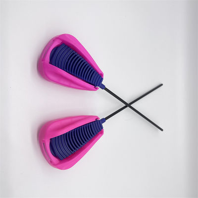 Эргономичная высокоочевидная складная крышка для аэропортовых топливных гидрантов и заправочных станций с флагом безопасности