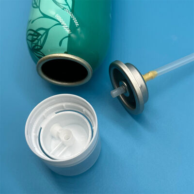 Разработанный клапан аэрозольного сухого шампуня для эффективного покрытия корней и долговременного объема